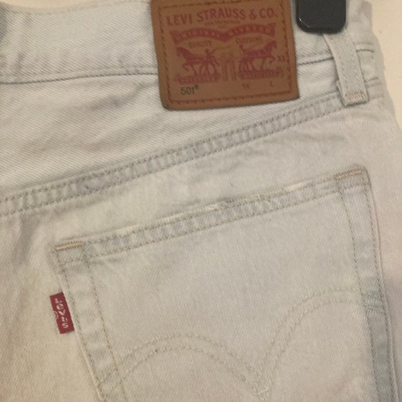 High Waist Button Fly Levi's Cutoffs - Light Wash - W28 - Picture 6 of 7